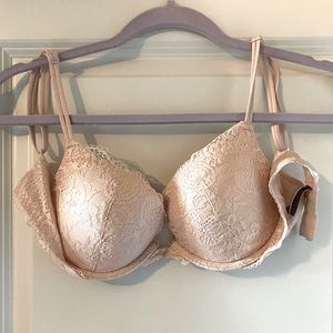 Victoria’s Secret Very Sexy lace push-up bra 34C